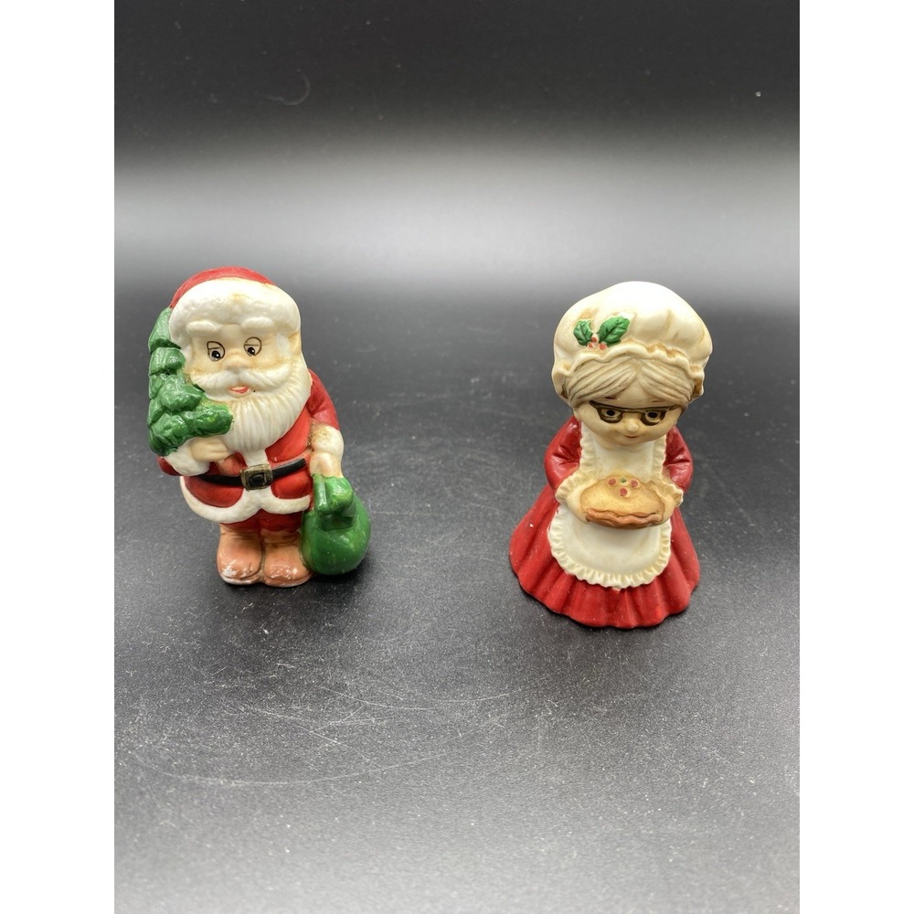 Vtg Christmas Salt And Pepper Shakers Russ Holiday Spice Santa‎ And Mrs Claus